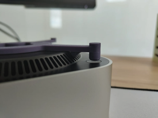 Soporte Mac Mini M4 con logo Apple