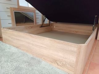 Canapés abatibles ( colchones disponibles)