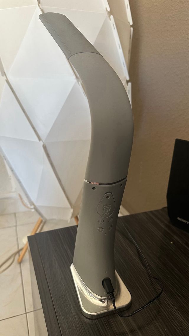 Lámpara de pie con reloj