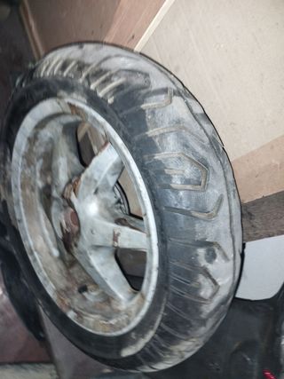 Rueda trasera de bws