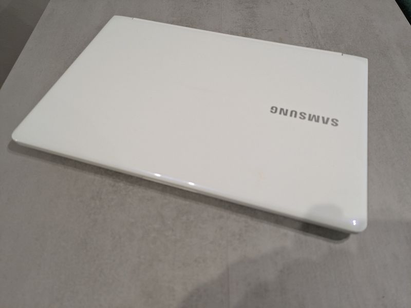 Ordenador portátil Samsung Ativ Book 9 Lite