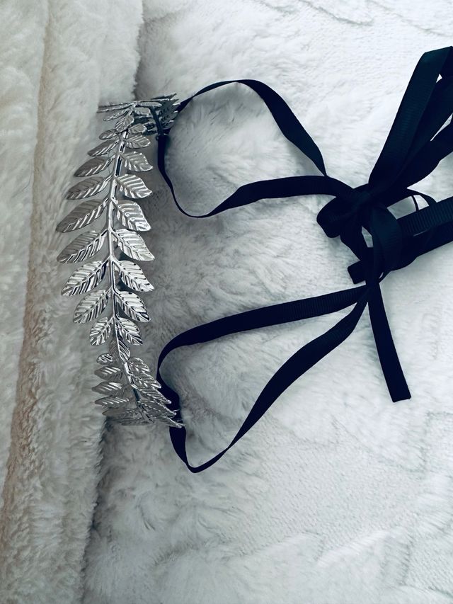 Diadema Parfois plateada y original