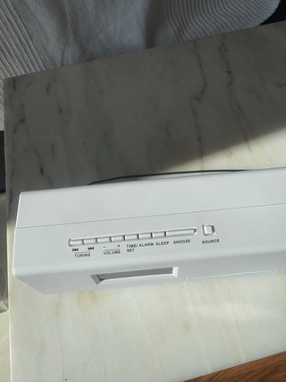 Reloj radio despertador