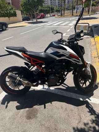 Ktm duke 125cc preguntar por fotos.
