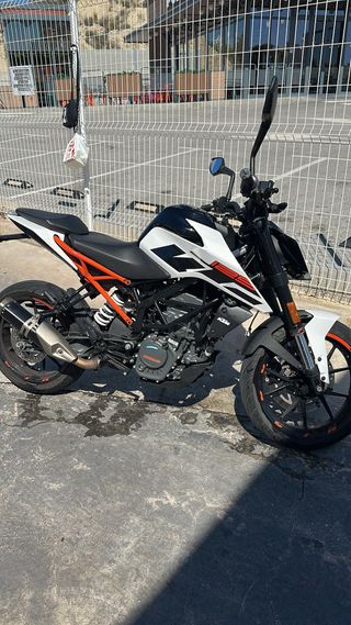 Ktm duke 125cc preguntar por fotos.