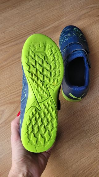 Botas de fútbol número 33