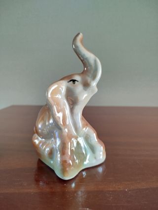 Elefante de porcelana fina 