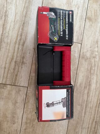 cortadora de chapas a bateria 20v  sin abrir