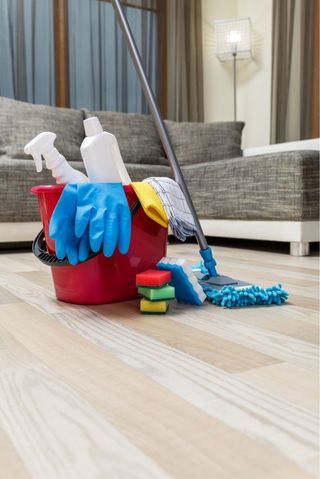 Cuidado y Apoyo: Niños Limpieza y Adultos Mayores