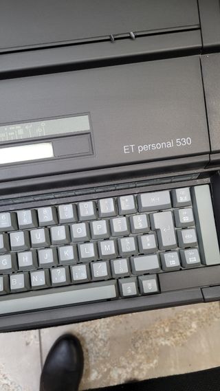 Macchina per scrivere olivetti