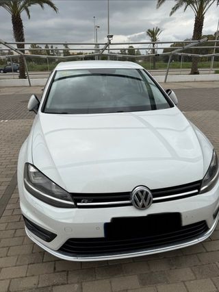 Volkswagen Golf DSG7 R-line