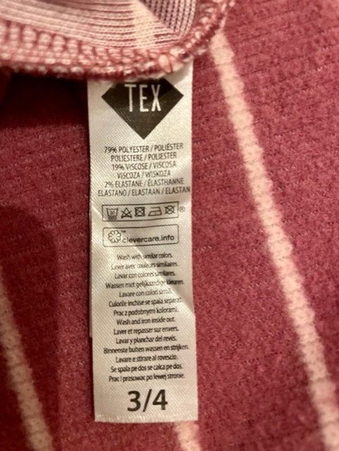 Vestido manga larga y cuello alto para niña