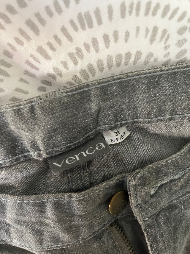 Pantalon vaquero gris