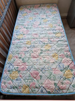 Cama de 90 cm con colchón y somier