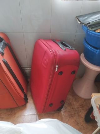 Maletas con ruedas de segunda mano en perfecto est
