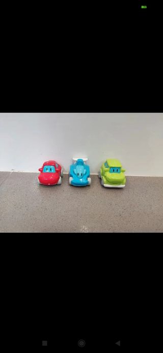 Nenittos. Camión transporta coches.
