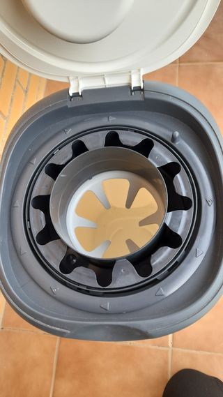 Contenedor de pañales. Tommee tippee