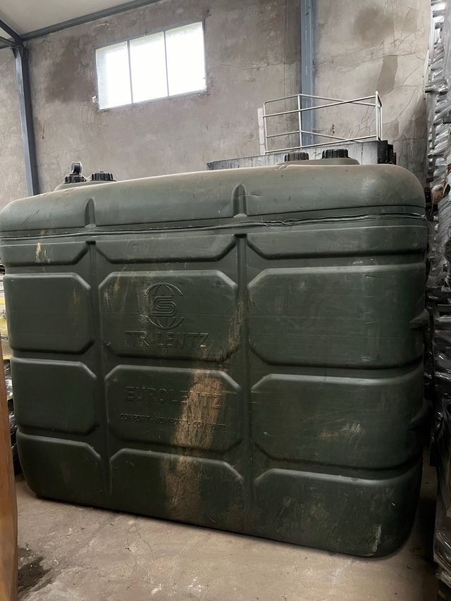 Tanque carburante plastico