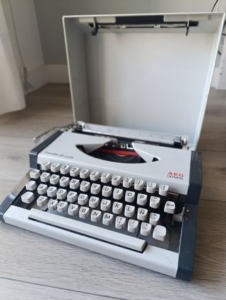 Maquina de escribir olympia