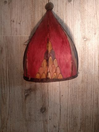 Lámpara aplique, de piel y forja antigua