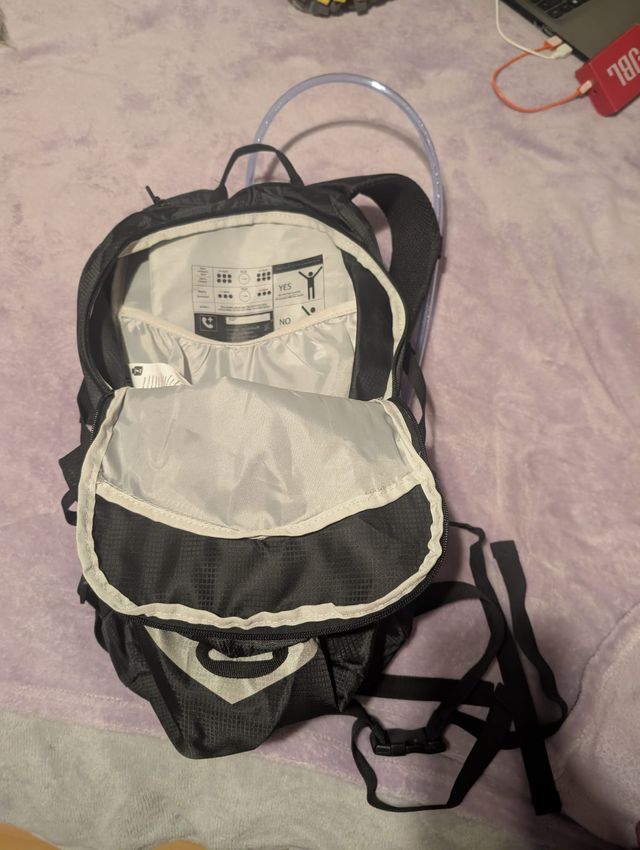 IMPERDIBLE Mochila Senderismo 20L negra 1 SOLO USO