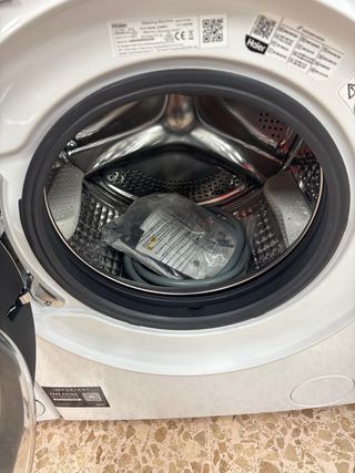 Lavadora carga frontal Haier