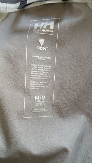 Abrigo helly hansen montaña odin mujer precio:500€