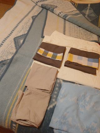 REBAJA/gran lote-ropa cama variado.
