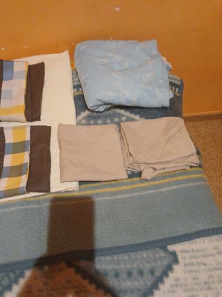 REBAJA/gran lote-ropa cama variado.