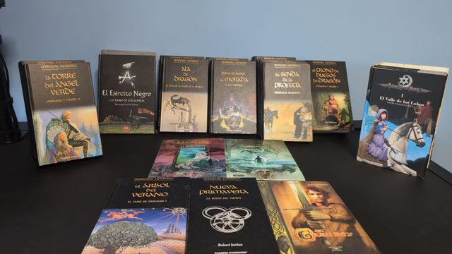 LIBROS TAPA NEGRA PLANETA D AGOSTINI / SM