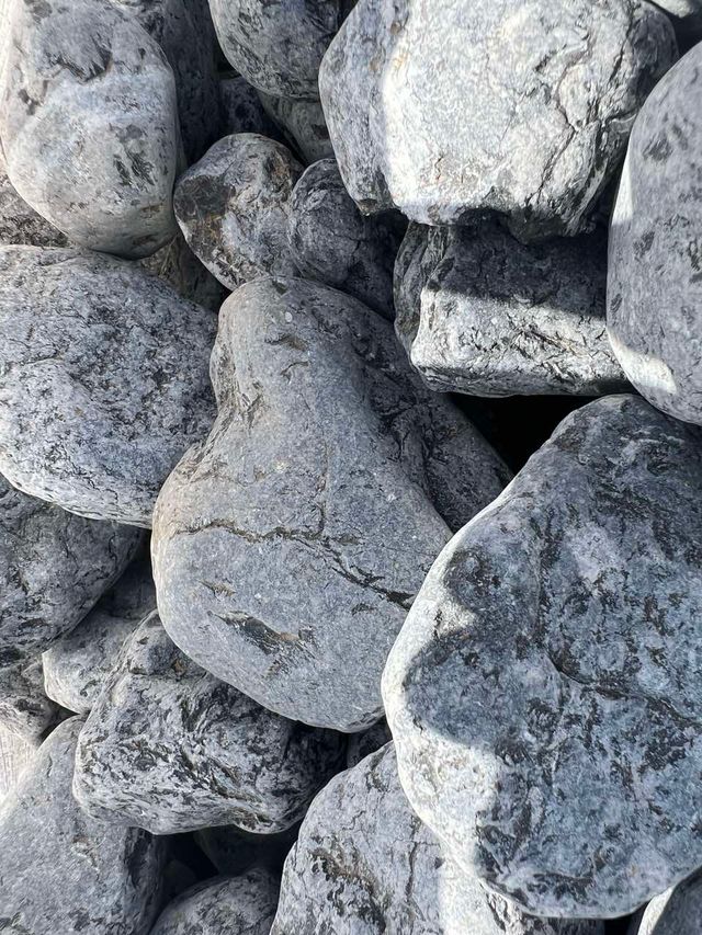 Piedra mármol NEGRO Canto rodado 60/90 mm 20kg