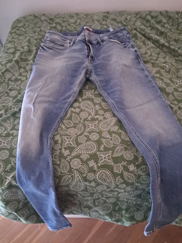 Vaqueros hombre Tommy Hilfiger, nuevos.