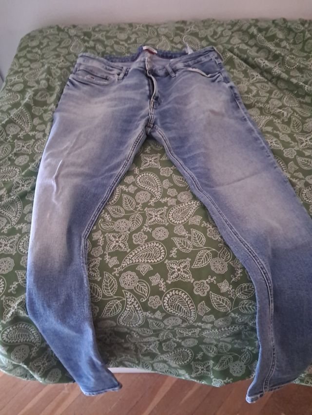 Vaqueros hombre Tommy Hilfiger, nuevos.