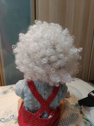 Peluca blanca rizada