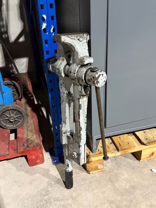 TORNILLO DE BANCO ANTIGUO