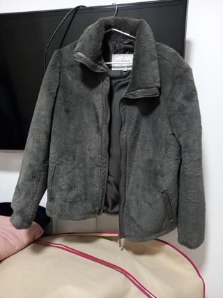 Chaqueton piel gris sintetico