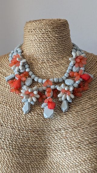 Collar Zara.