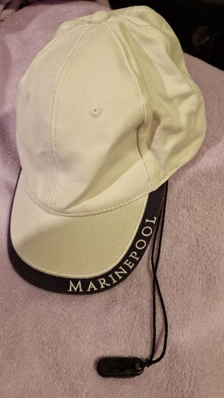 Gorra Marinepool blanca.