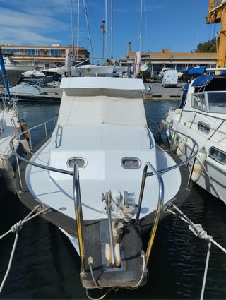 Barco de pesca y recreo