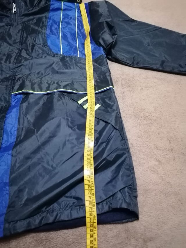 Chubasquero vintage con forro polar y capucha