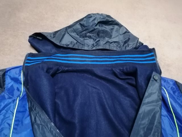 Chubasquero vintage con forro polar y capucha