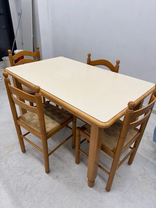 Mesa y 6 sillas de cocina Medidas 125x80