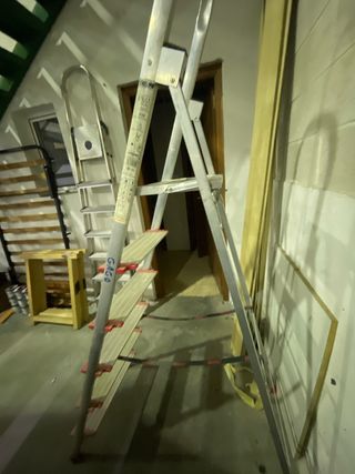 Escalera de aluminio Sherpa 406