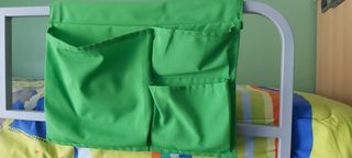 Appendiabiti in legno e organizer camera appendere