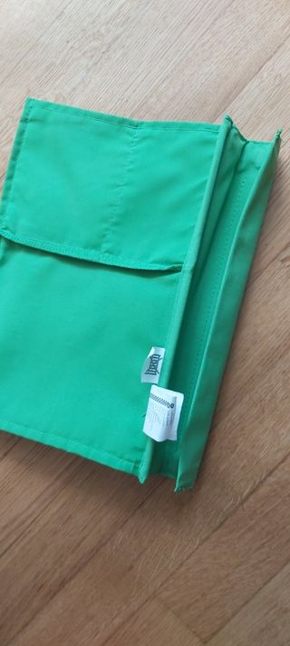 Appendiabiti in legno e organizer camera appendere