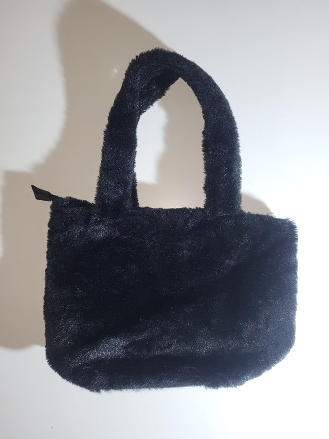 Bolso de Peluche Negro