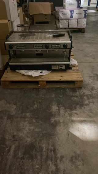 Cafetera LASPAZIALE 3 grupos