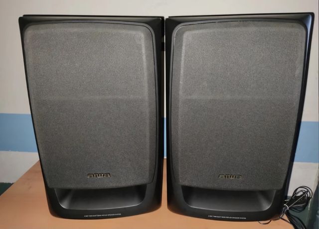 2 Altavoces Aiwa 40 v 2 vias