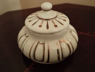 Florero y bandeja pintado en plata