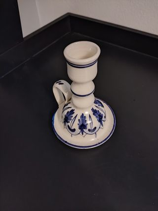 Palmatoria cerámica con vela rosa, portavelas.